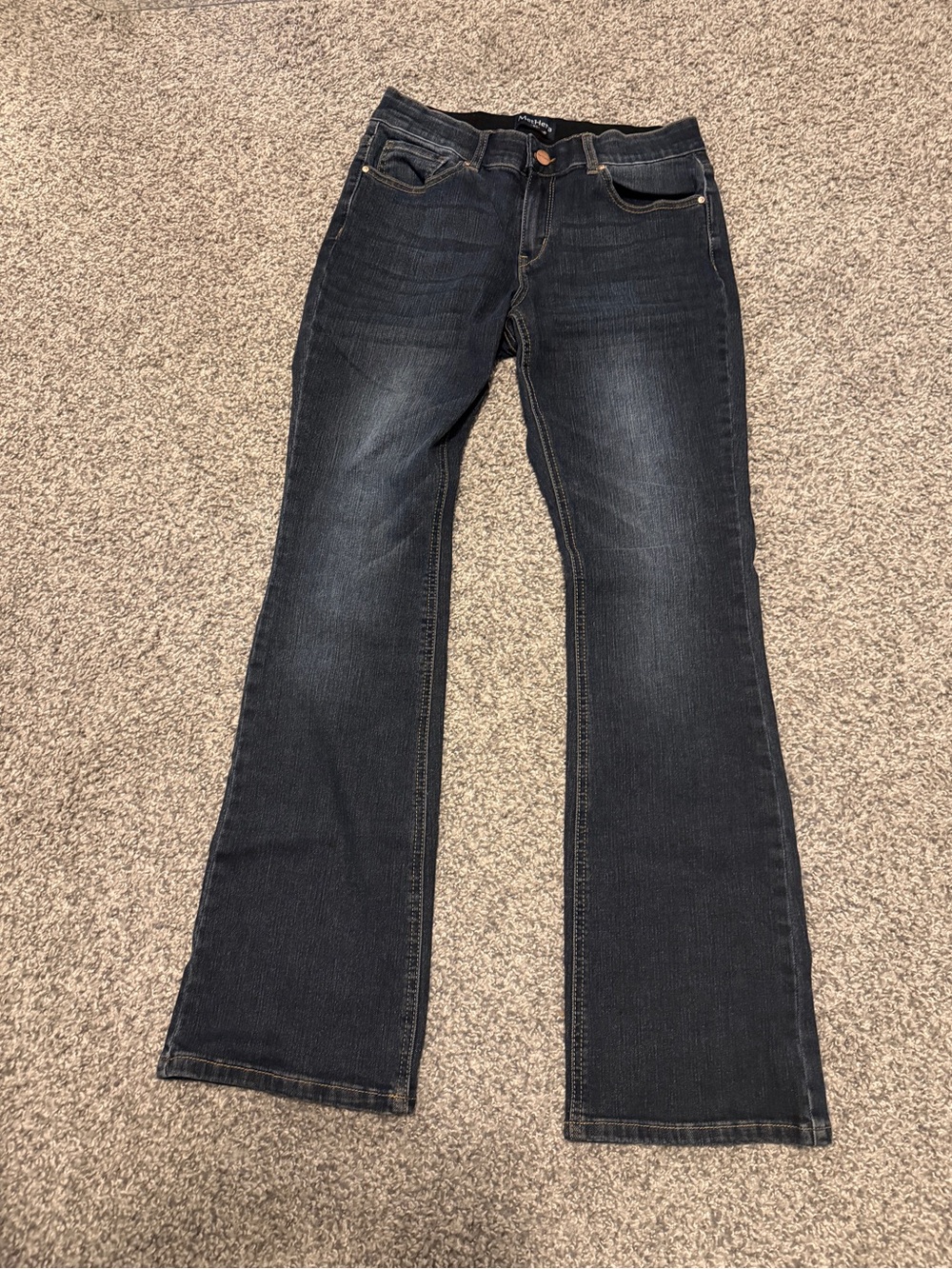Women's Dark Wash Jeans - Classic - Picture 4 of 15